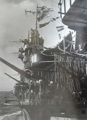 重巡洋艦　愛宕　船体中央部　天幕用の柱