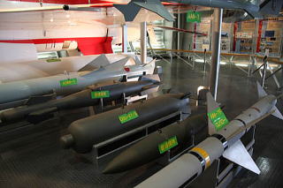 航空自衛隊浜松基地の爆弾ミサイル