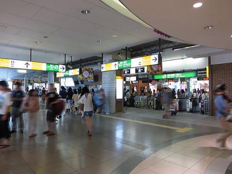 恵比寿駅の改札を出て東口をガーデンプレイス方面
