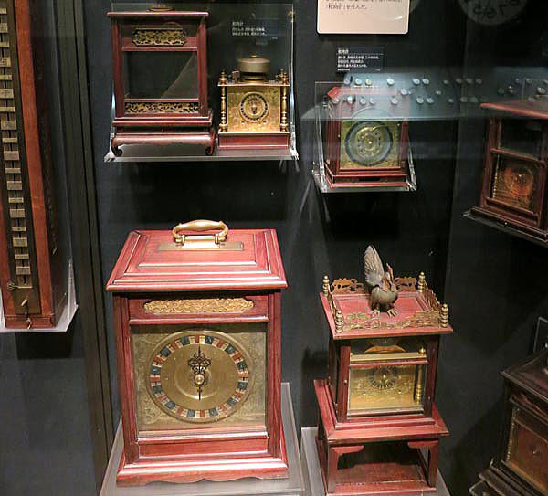 日本の不定時法を用いた和時計が改良を重ねて製作されることになった